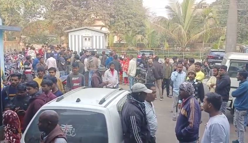 बोकारो: स्कूली बच्चों से भरा ऑटो पलटा,आधा दर्जन बच्चे घायल 