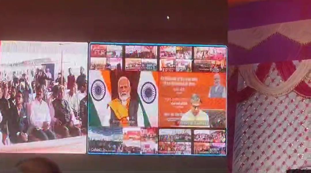 अत्याधुनिक बनेगा देवघर,दुमका और बासुकीनाथ स्टेशन, एयरपोर्ट जैसी मिलेगी सुविधा,पीएम ने ऑनलाइन रखी कई योजनाओं की आधारशिला