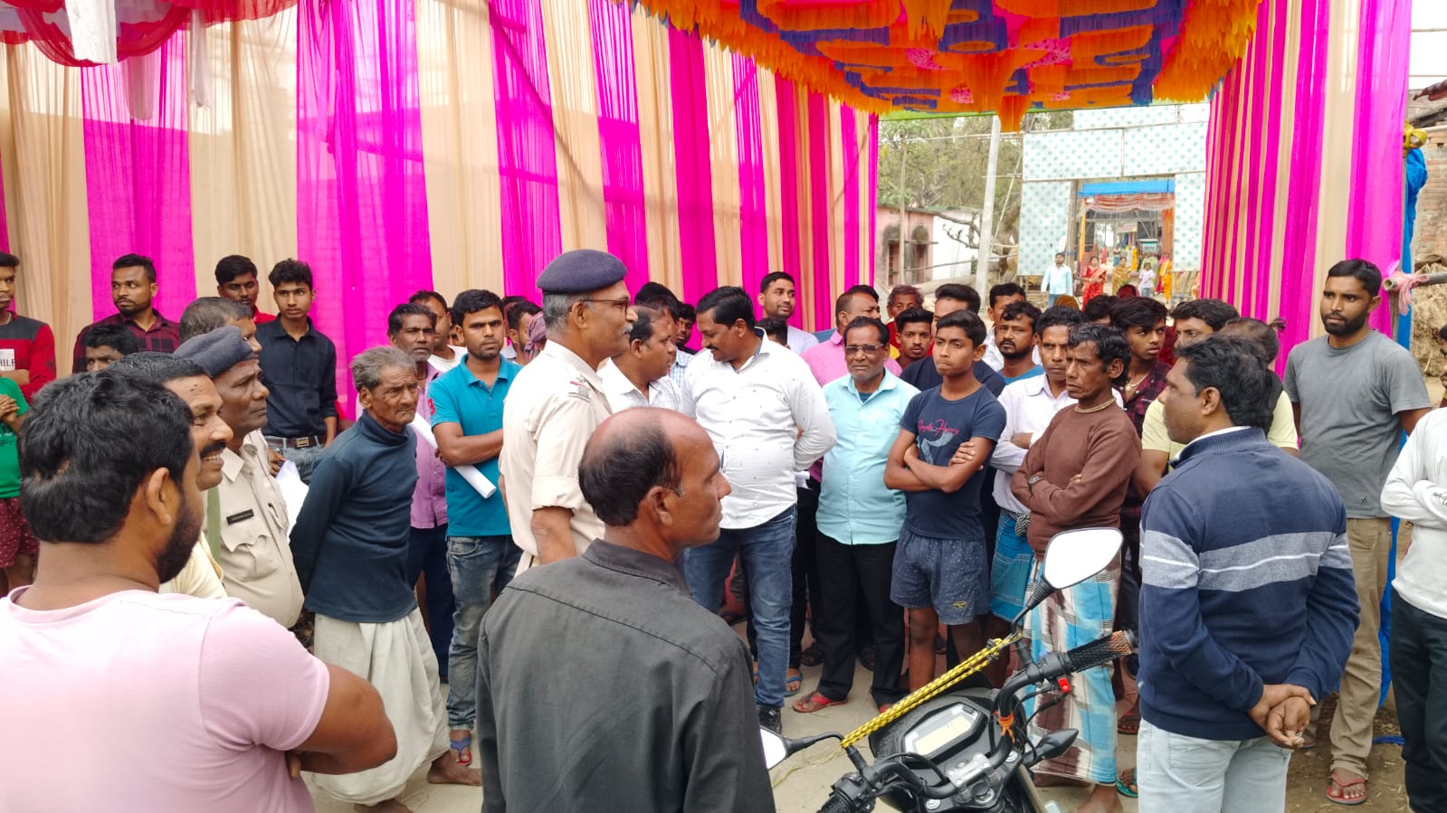 साहिबगंज: बाल विवाह की तैयारी में मसगूल था नाबालिग का परिवार, लेकिन जब मौके पर पहुंची पुलिस तो पढ़ें क्या हुआ    