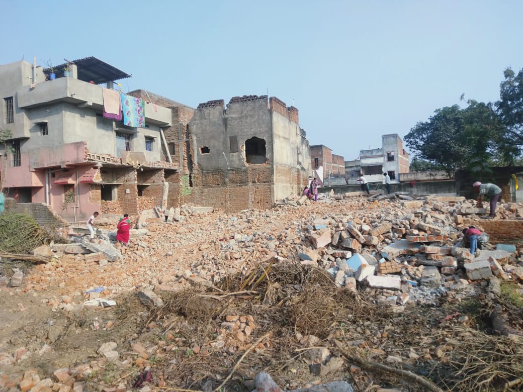 झुंमरी तिलैया में तोड़े गए सुपर मार्केट, जैन भवन, यह है मामला