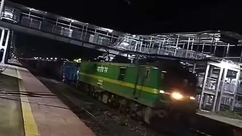 भारतीय रेल में जुगाड़ तंत्र के नए रिसर्च :"त्रिशूल" के बाद अब "ब्रह्मास्त्र " से होगी ढुलाई