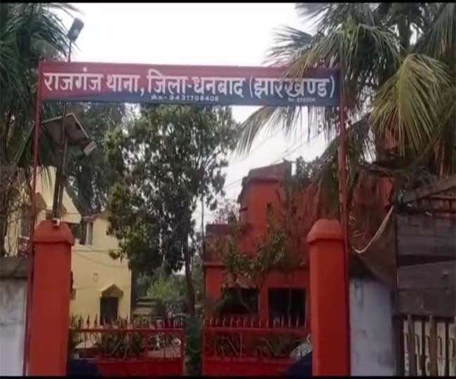 क्यों हिलने लगी है राजगंज की थानेदार की कुर्सी, कैसे वह बिहार की मूल निवासी साबित हुई है, पढ़िए इस रिपोर्ट में !