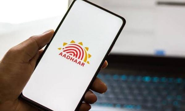 आखिर क्यों UIDAI ने 1.2 करोड़ लोगों का आधार किया डिएक्टिवेट,जल्दी करे चेक कहीं आपका भी नाम नहीं है शामिल