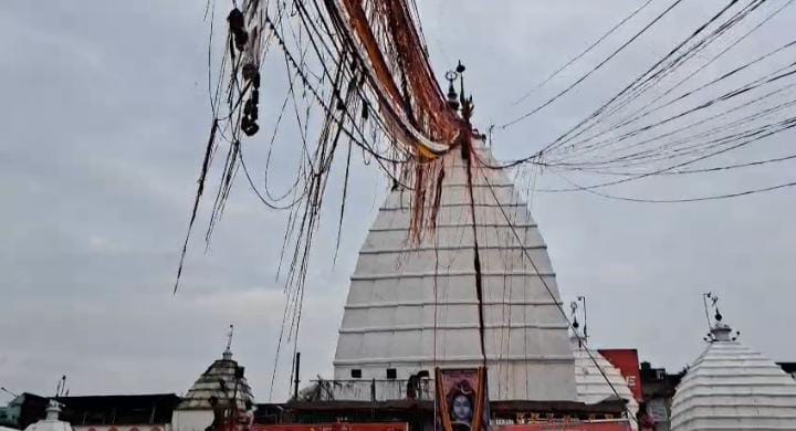 देवघर में शिव और शक्ति का है अद्भुत समागम, चारों तरफ से शक्ति की देवियों से घिरे हुए हैं,शिव