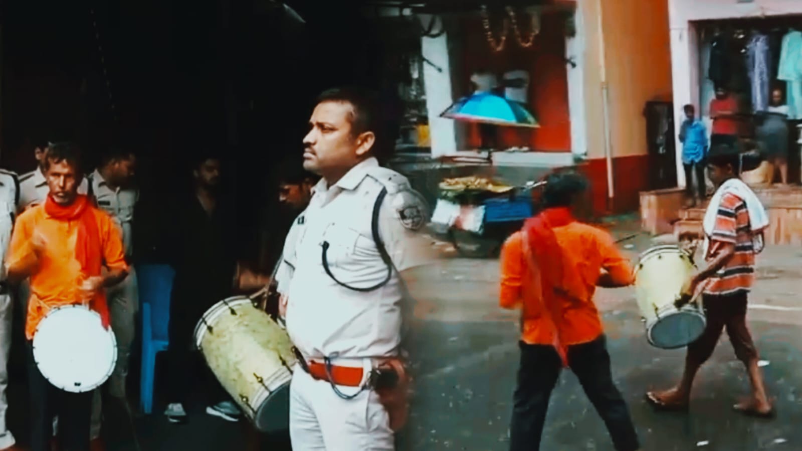 अज़ब गज़ब ! मोतिहारी पुलिस ने ढोल-नगाड़े के साथ राजन हत्याकांड के 9 आरोपियों के घर चिपकाया इश्तेहा