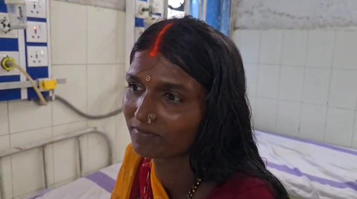 वाह हिम्मत हो तो तो ऐसी!मवेशी चरा रही महिला को अचानक सांप ने डंसा फिर उसने किया कुछ ऐसा कि हैरान रह गए लोग
