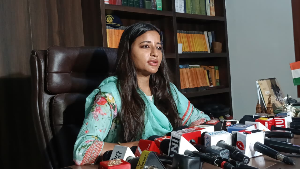 झारखंड में चल रहा लूट और लापरवाही का खेल: विस्थापन, प्राकृतिक संसाधनों की लूट और पुनर्वास की अनदेखी पर अंबा प्रसाद ने उठाए सवाल