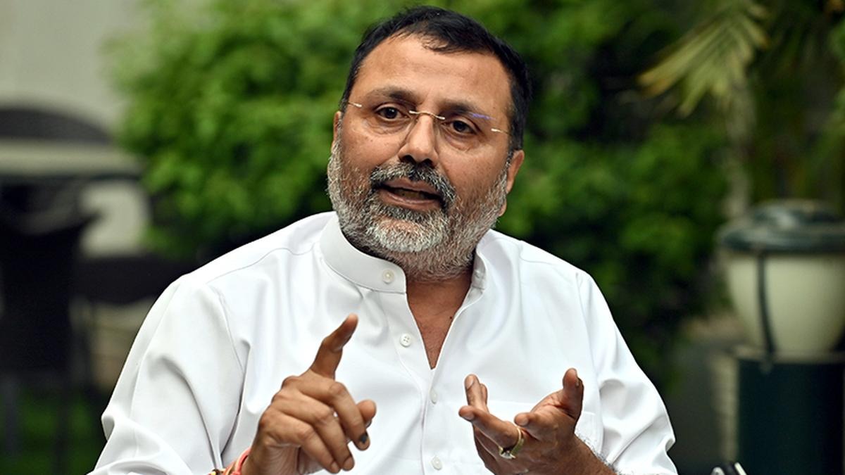 सांसद निशिकांत दुबे झारखंड सरकार के खिलाफ आक्रमक, क्यों जारी हुआ मुख्य सचिव, डीजीपी और एसपी को नोटिस!