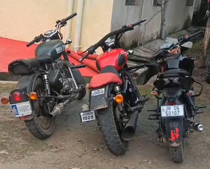 सरायकेला:स्वतंत्रता दिवस पर खरसावां में चलाया गया वाहन जांच अभियान,तीन बाइक किया जब्त