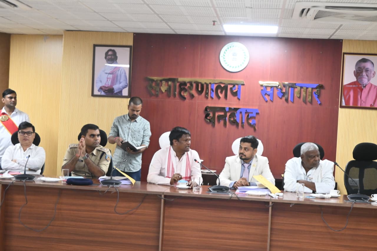 धनबाद में फिर शुरू होगा हेलमेट नहीं, तो पेट्रोल नहीं ,एनएच पर घर बनवाने के पहले करना होगा यह काम ,पढ़िए -माननीयो की डिमांड!!