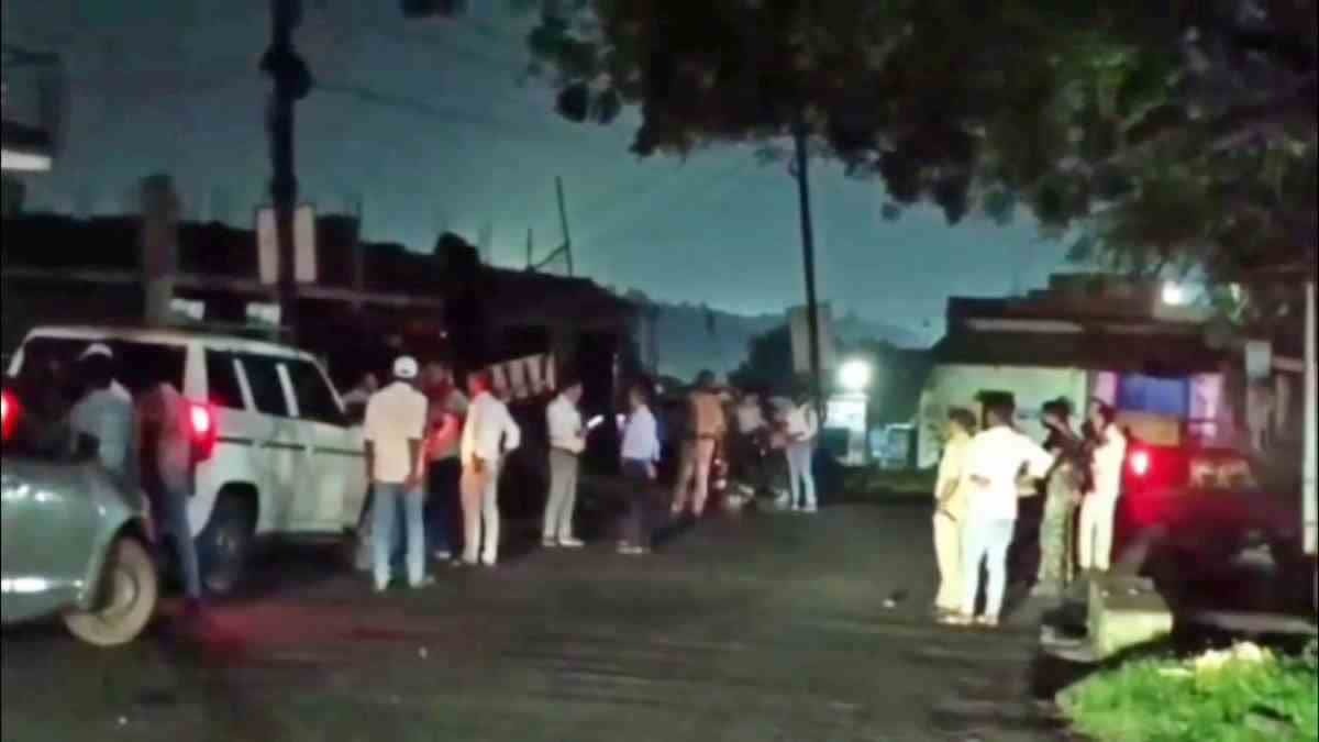 Baghmara Firing: सुबह की बकझक और कोयले के धंधे में वर्चस्व तो नहीं है फायरिंग की वजह ,जाँच कर रही पुलिस !!