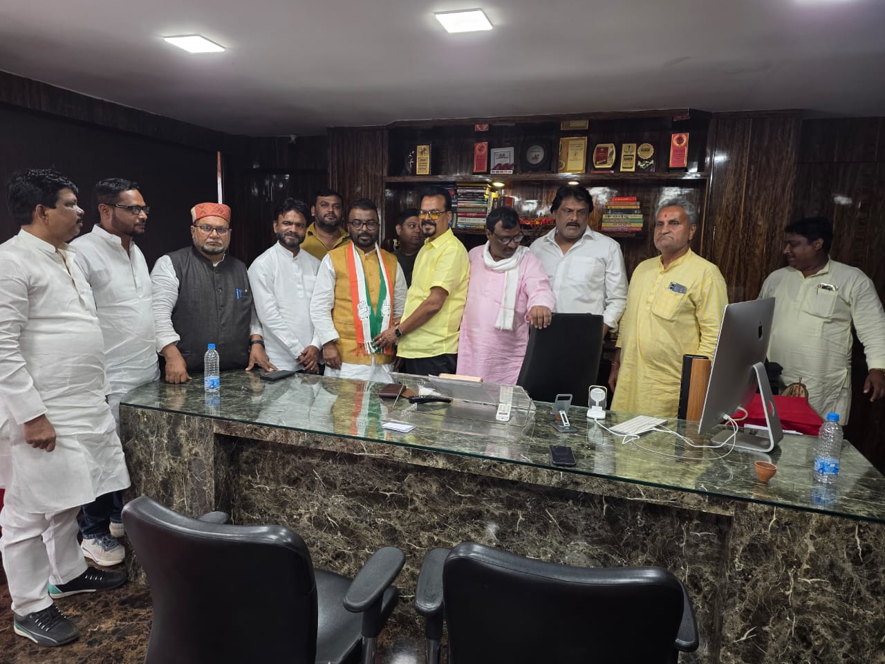 इमरान प्रतापगढ़ी 30 को धनबाद में ,धनबाद पहुंचे  प्रदेश अल्पसंख्यक विभाग के अध्यक्ष मंजूर अंसारी मिले अशोक सिंह से !!