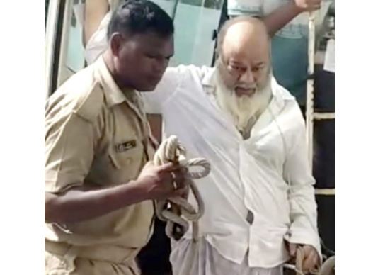 वासेपुर के गैंगस्टर फहीम खान की जेल में बिगड़ी तबियत, डॉक्टरों ने MGM से रिम्स किया रेफर