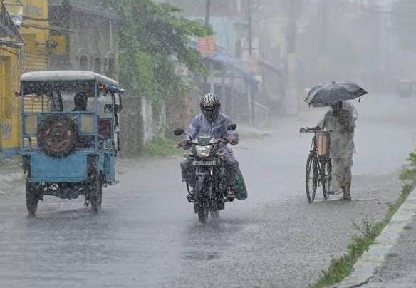 Weather Alert: आज रांची, सिमडेगा, सरायकेला समेत 8 जिलों में तबाही मचायेगा मौसम, भारी बारिश के साथ वज्रपात का अलर्ट 