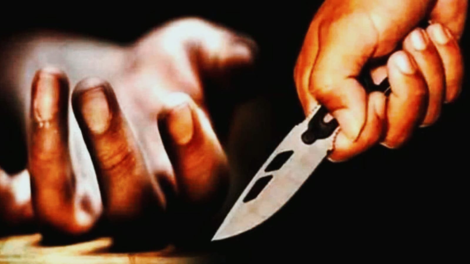 पलामू में नहीं थम रहा लुटेरों का आतंक, ब्लेड से गला रेतकर युवक को किया लहूलुहान, मोबाइल-पैसे लूटकर हो गए फरार