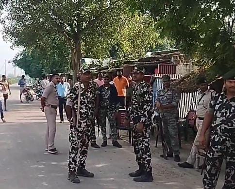 आइसक्रीम के पैसे को लेकर युवको का दुकानदार से हुआ विवाद,लेकिन पिट गई पुलिस, पढ़े क्यों ?