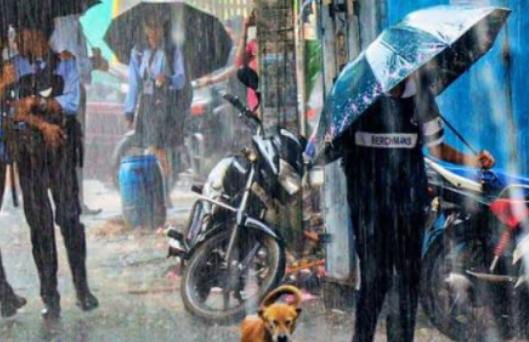 Weather Alert:झारखंड पर दिखेगा मौसम का व्यापक असर इन 10 जिलों के लोग भारी बारिश और वज्रपात रहे सावधान