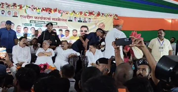 एनडीए में सब ठीक है ना ! आखिर क्यों एनडीए सम्मेलन के मंच से गायब दिखे ये चेहरे 