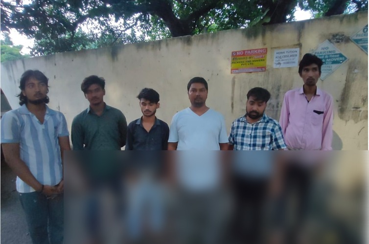 भागलपुर साइबर थाना की बड़ी कार्रवाई, नकली सर्टिफिकेट बनाने वाला कैफे भंडाफोड़, 6 गिरफ्तार