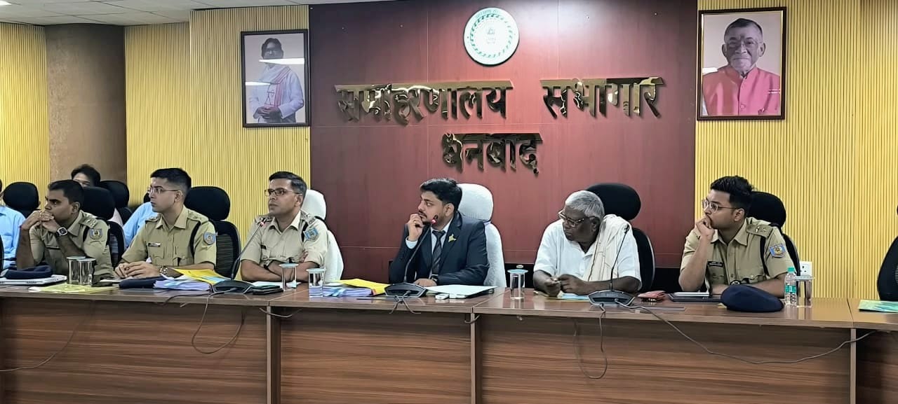 Dhanbad  :क्रेन अब राष्ट्रीय राजमार्ग को जाम मुक्त करेंगी ,पूजा को लेकर प्रशासन ने कसी कमर,पढ़िए नए निर्देश !!