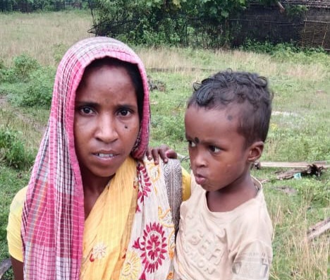 सावधान: आपके घर में भी है मासूम तो यह खबर जरूरी , दुमका में खेलते खेलते इस बच्चे के साथ जो हुआ कांप उठेंगे आप