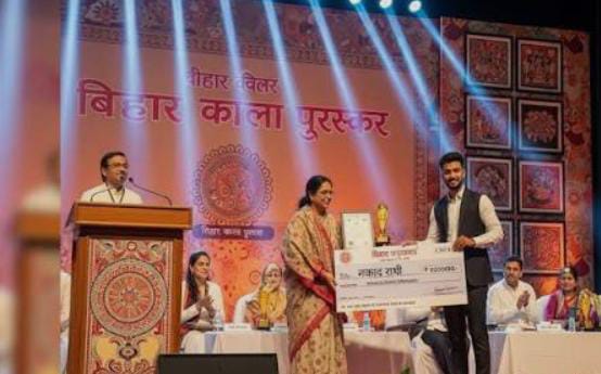बिहार कला पुरस्कार 2025 से सम्मानित हुए 52 कलाकार,6 कलाकारों को राष्ट्रीय पुरस्कार