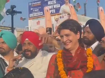 बोले चन्नी, यूपी और बिहार के भैया को पंजाब में प्रवेश न करने दें, ताली बजायीं प्रियंका