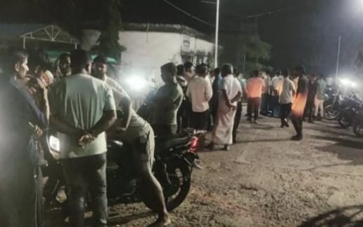 BIG BREAKING:पाकुड़ के सोनाजोड़ी में अज्ञात हमलावरों ने युवक को घर में घुसकर मारी गोली, इलाके में हड़कंप