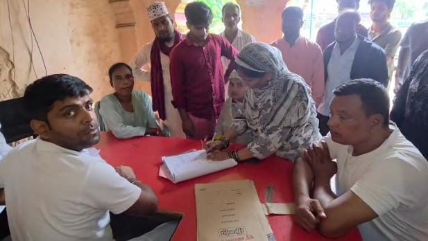 गिरिडीह:घर की छत पर बरामद हुआ 12 साल की किशोरी का शव,हत्या या आत्महत्या जांच में जुटी पुलिस