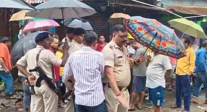 साहिबगंज में चोरों के हौसले बुलंद, ज्वेलर्स दुकान में 15 लाख की गहनों पर किया हाथ साफ