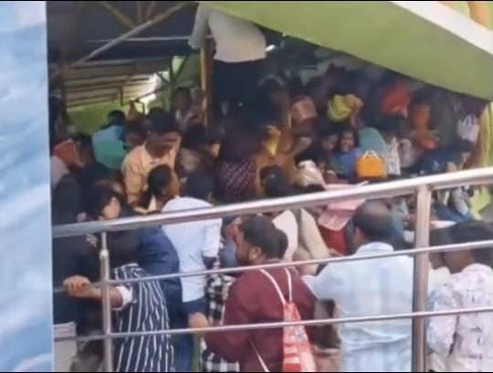 आंध्र प्रदेश के बालाजी मंदिर में बड़ा हादसा, कई लोगों की जान गई, राहत और बचाव कार्य शुरू