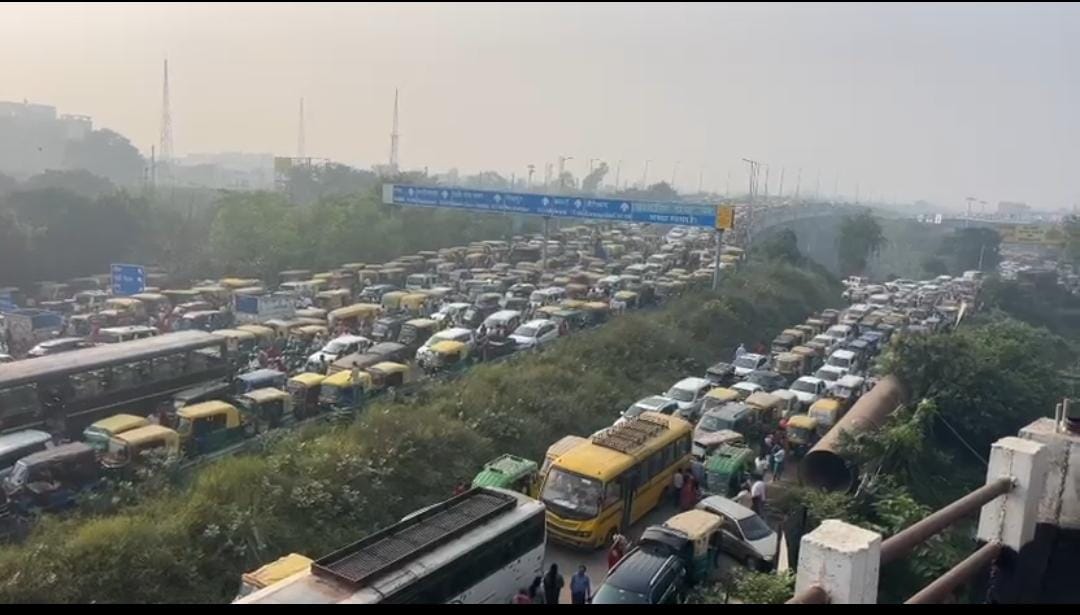 पटना में कार्तिक पूर्णिमा पर श्रद्धालुओं की भीड़, दीघा पाटिल पथ पर लगा भीषण जाम