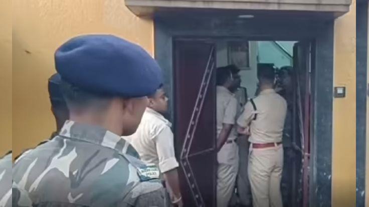 Dhanbad!!कुख्यात प्रिंस  खान के  सेकंड लेयर सपोर्टरों के ठिकानों पर कैसे  हुई धनबाद पुलिस की  "सर्जिकल स्ट्राइक",पढ़िए !!