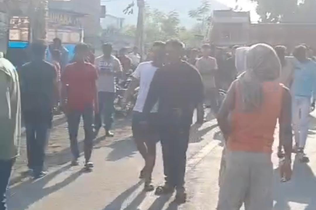 BREAKING:सरायकेला के बांकसाई के पास दर्दनाक सड़क हादसा, तेज़ रफ्तार ट्रेलर की चपेट में आकर बाइक सवार की मौत