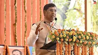 Ghatshila By Election:बाबूलाल को बैल बोलने पर भड़के भाजपा नेता,आदित्य साहू ने कहा बैल के सींग की मार झेलने को तैयार रहे हेमंत सरकार