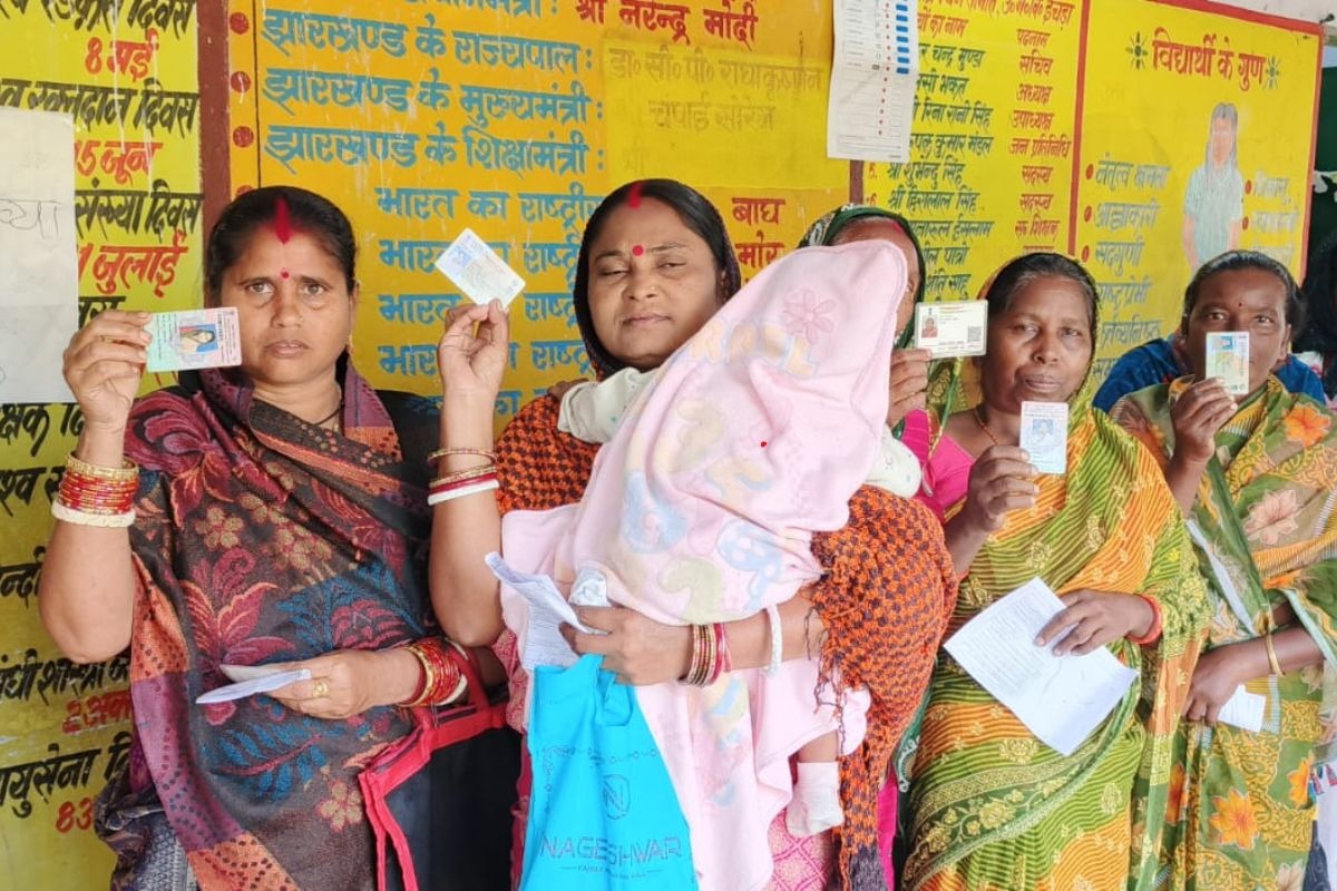 घाटशिला उपचुनाव अपडेट: सुबह 11 बजे तक 34.32% वोटिंग, शांतिपूर्ण माहौल में मतदान जारी