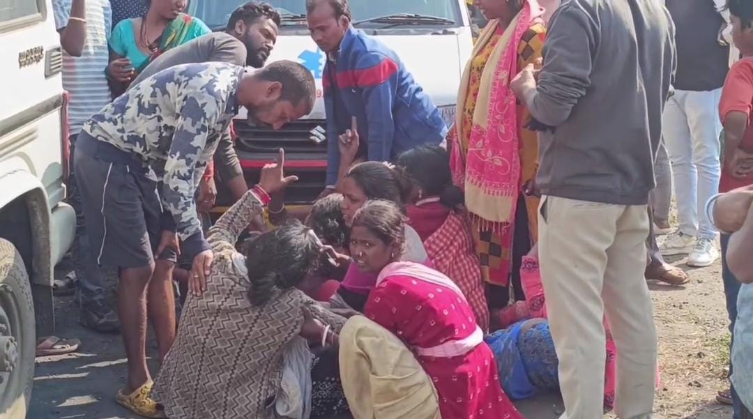 झाड़ियों से मिला युवक का शव, प्रेम प्रसंग में हत्या की आशंका से मचा हड़कंप