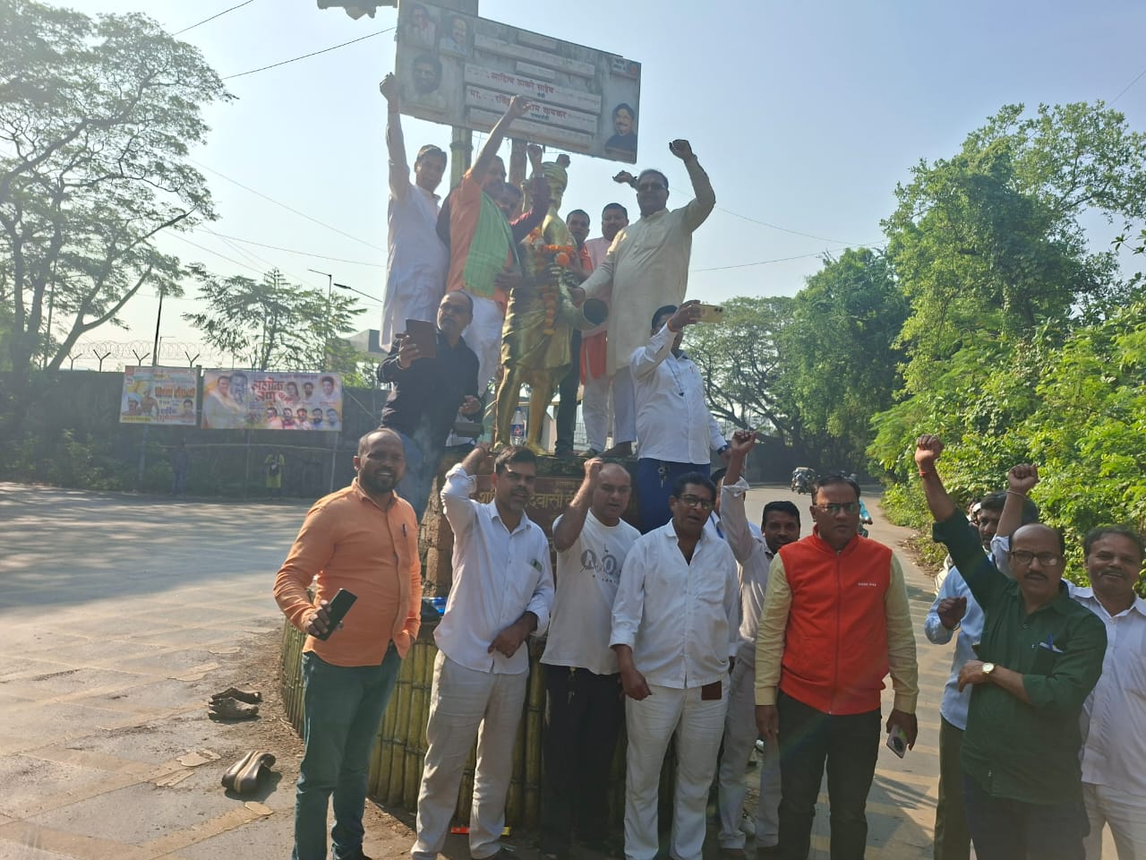 मुंबई में धूमधाम से मनाई गई 150वीं बिरसा मुंडा जयंती, आदर्शों पर चलने का लिया गया संकल्प