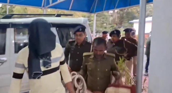 OMG! पहले प्रेमिका को बुलाया घर,फिर कर दिया ऐसा खौफनाक कांड, कि जोड़े तले खिसक गई जमीन