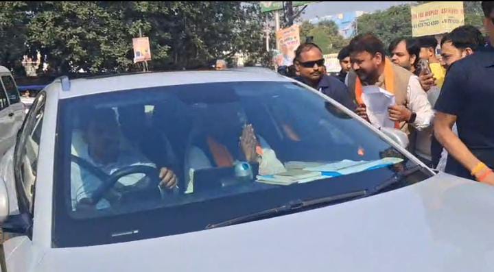 Bihar Politics:भाजपा विधायक दल की बैठक शुरू, नेता चुने जाने की प्रक्रिया आज