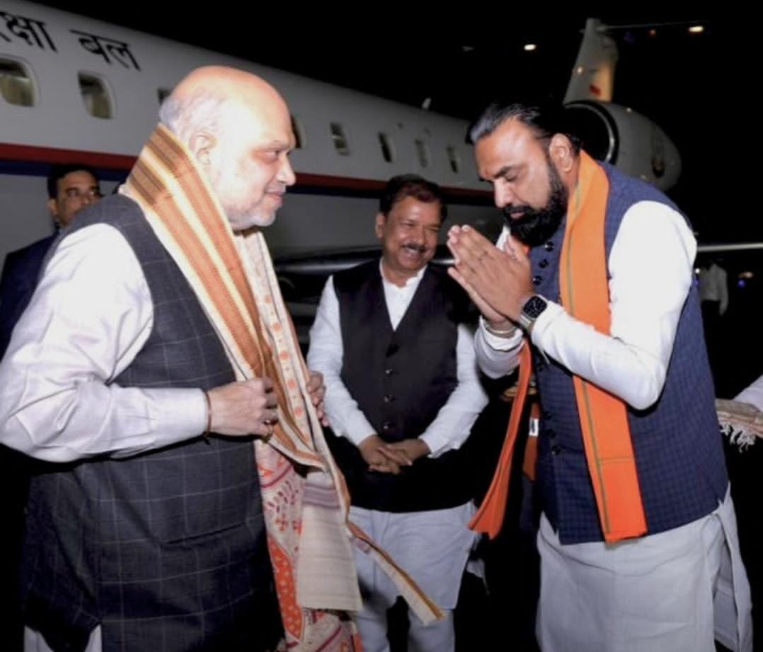 Bihar News: नई सरकार के शपथ ग्रहण समारोह में शामिल होने केंद्रीय गृह मंत्री अमित शाह पहुंचे पटना