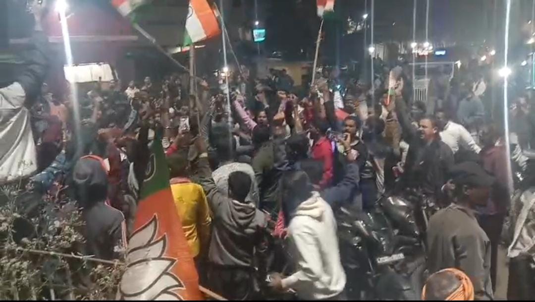 धनबाद: चिरकुंडा में ITBP जवान गौतम का पार्थिव शरीर पहुंचते ही मचा कोहराम, परिजनों का बुरा हाल, पूरे इलाके में शोक