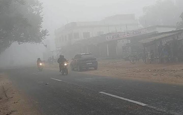 Weather Alert: ठंड से ठिठुरा झारखंड, लगातार गिरते पारे से बढ़ी परेशानी, पढ़े आज के मौसम का हाल