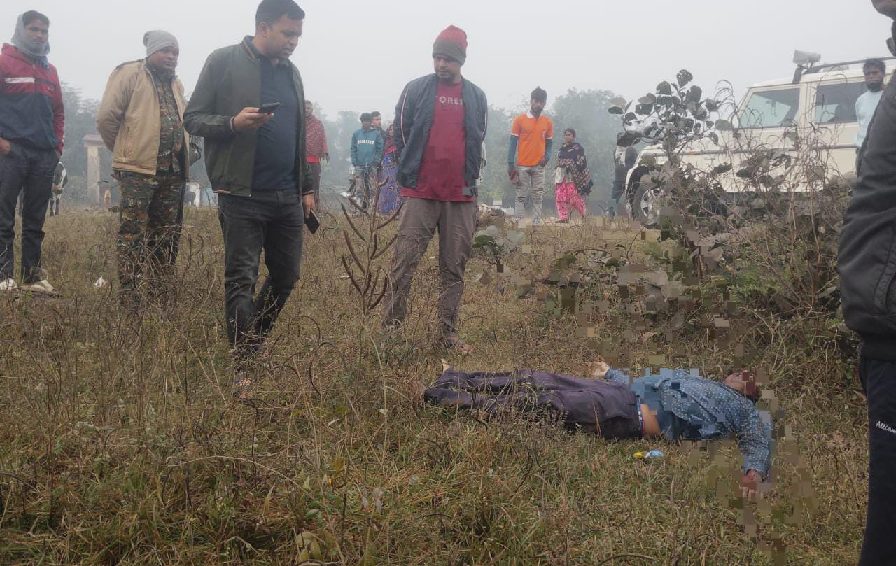 धनबाद के भूतगढ़िया में झाड़ियों से मिला अज्ञात व्यक्ति का शव, इलाके में दहशत