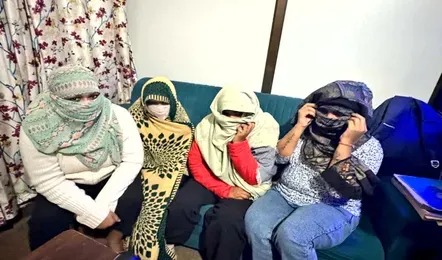 BREAKING: भाजपा नेत्री के घर पर चल रहा था SEX RACKET का घिनौना खेल, पुलिस ने मारी रेड तो आपत्तिजनक हालत में पकड़ाए जोड़े