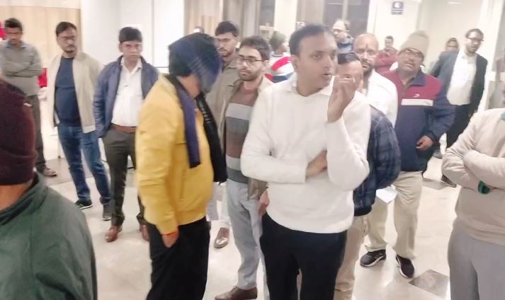 लंबी छापेमारी के बाद पलामू के लोहा कारोबारी को जीएसटी की टीम ने किया गिरफ्तार,करोड़ों की चोरी का खुलासा  