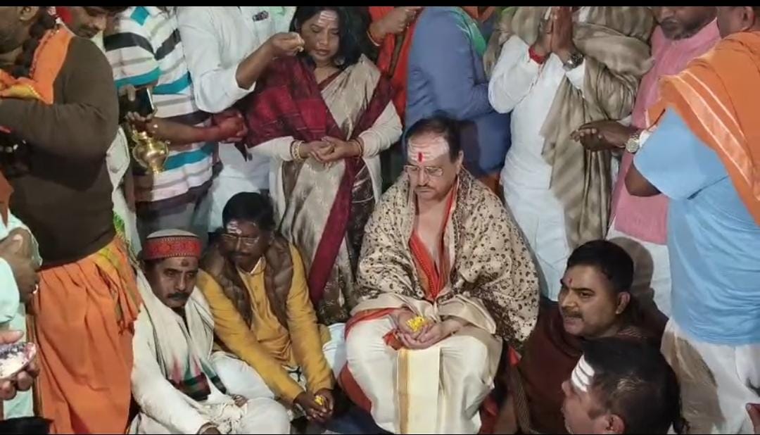देवघर स्थित बाबा बैद्यनाथ के दर पर जेपी नड्डा ने लगाई हाज़री,देश और देशवासियों की खुशहाली की कामना की