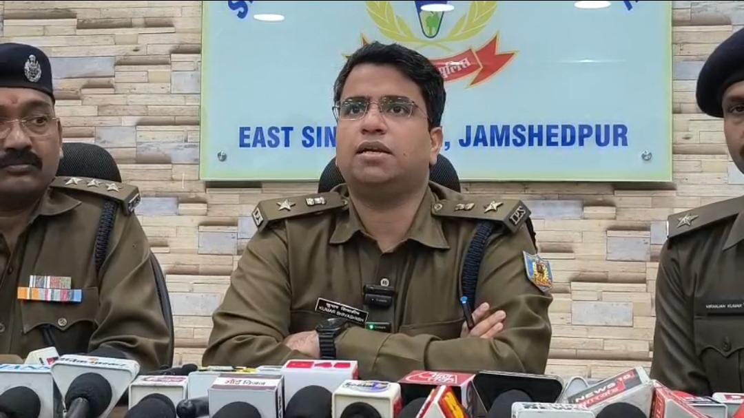 जमशेदपुर: पुलिस ने 14 लाख के चोरी का गहना किया बरामद, एक महिला समेत चार गिरफ्तार