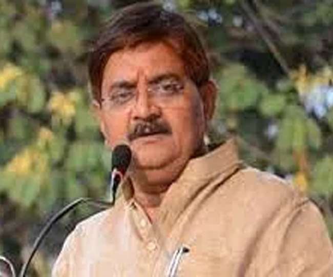 धनबाद में जमीन  में भारी निवेश  कितने अधिकारी -कर्मचारियों  की लेगा "बलि" ,चालाक निवेशक भी फंसेंगे !!