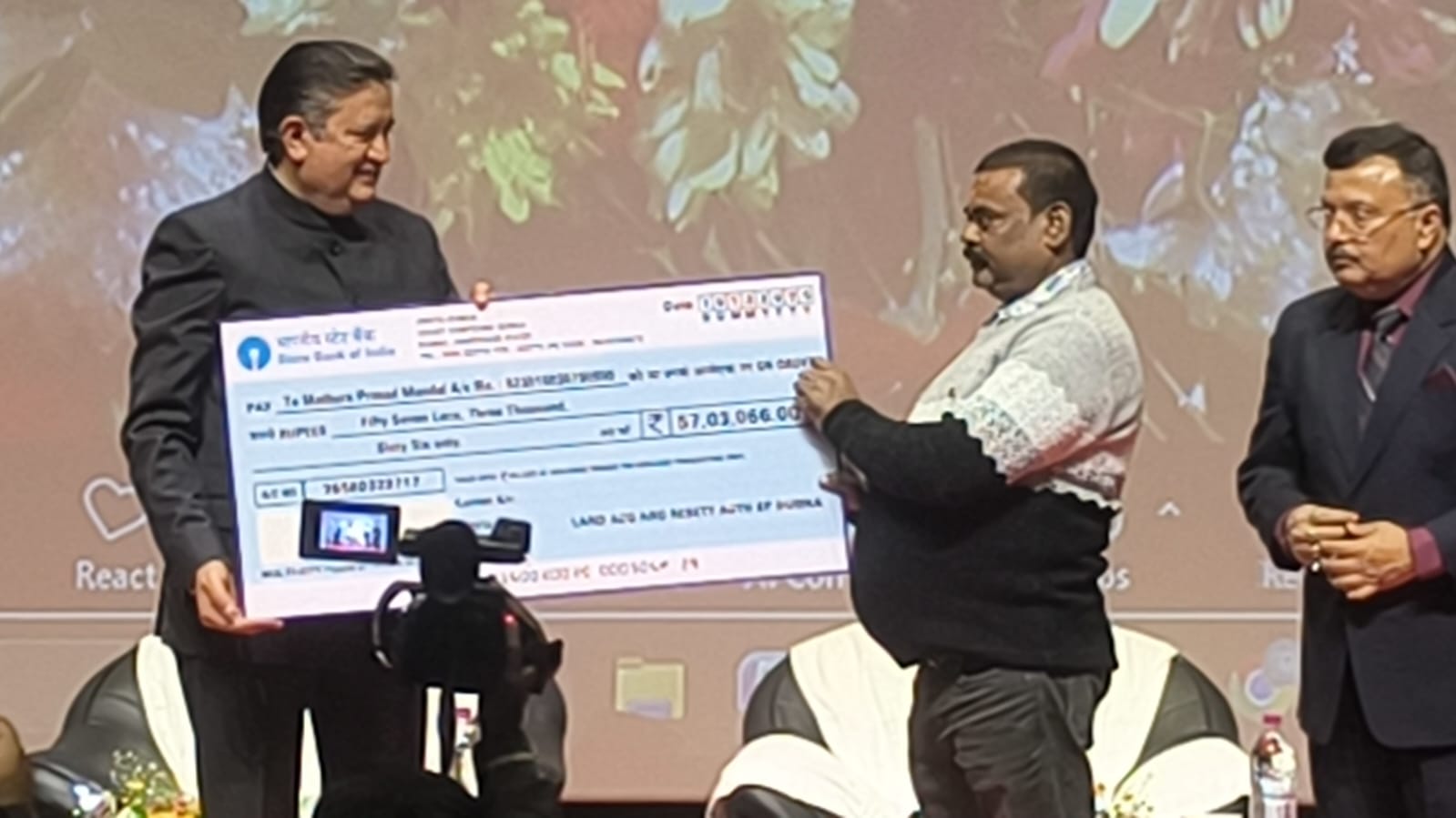 दुमका: कन्वेंशन सेंटर में स्टेट लेवल लीगल सर्विसेज कम एंपावरमेंट कैंप संपन्न